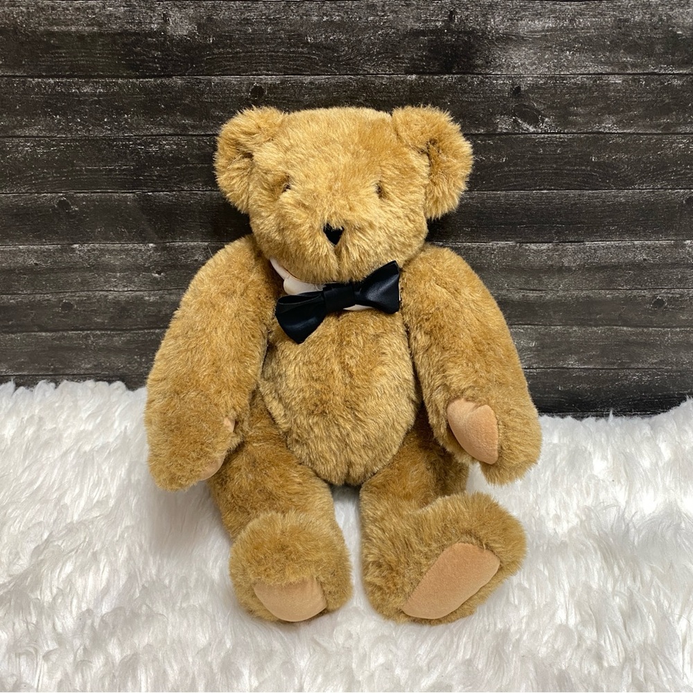 VERMONT BROWN TEDDY BEAR COMPANY JOINTED PLUSH COLLAR & BOW TIE STUFFED ANIMAL